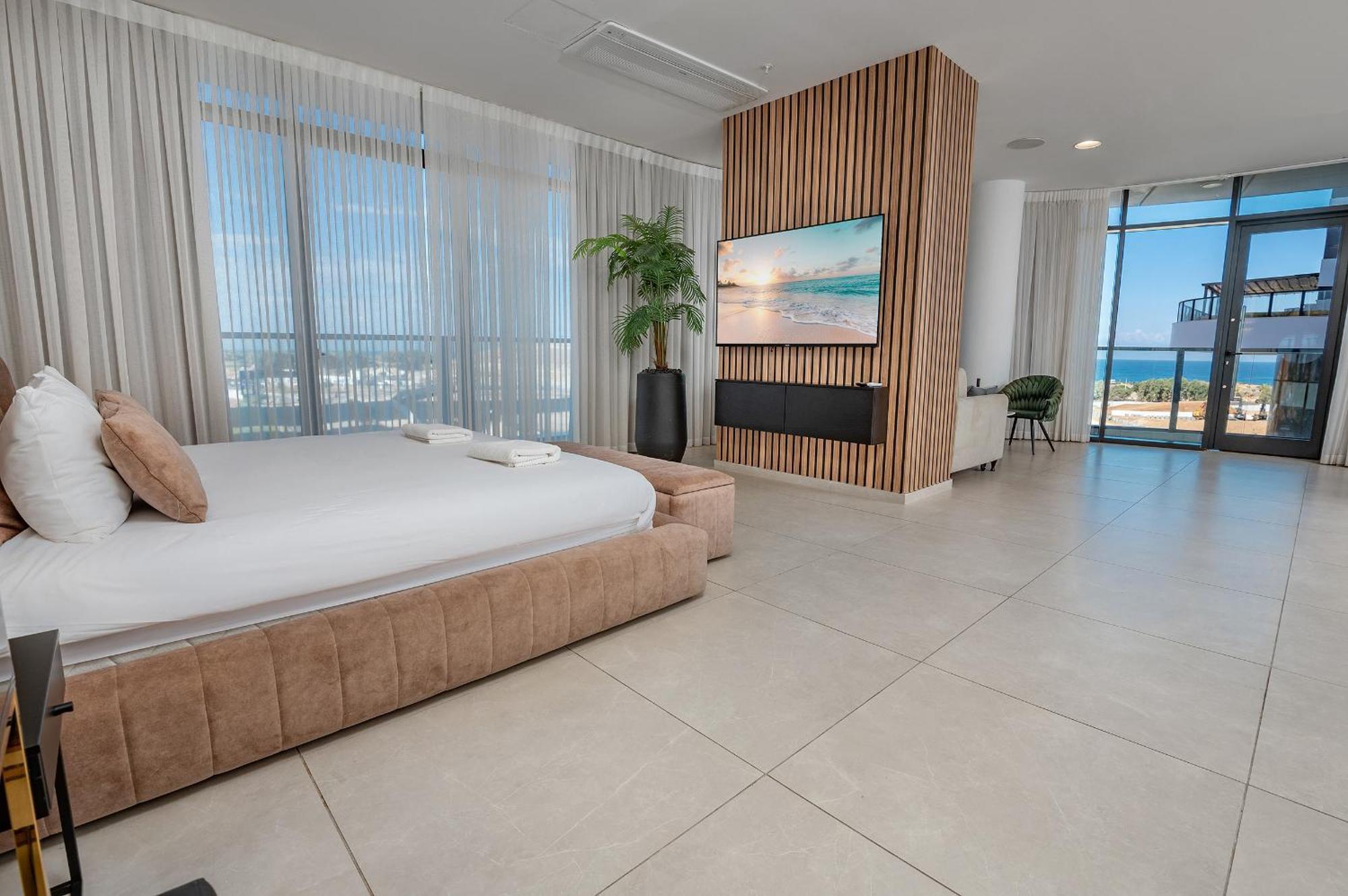 Hi-Yam Seaview Apartments & Suites - יש ממ"ד Bat Yam Exterior foto