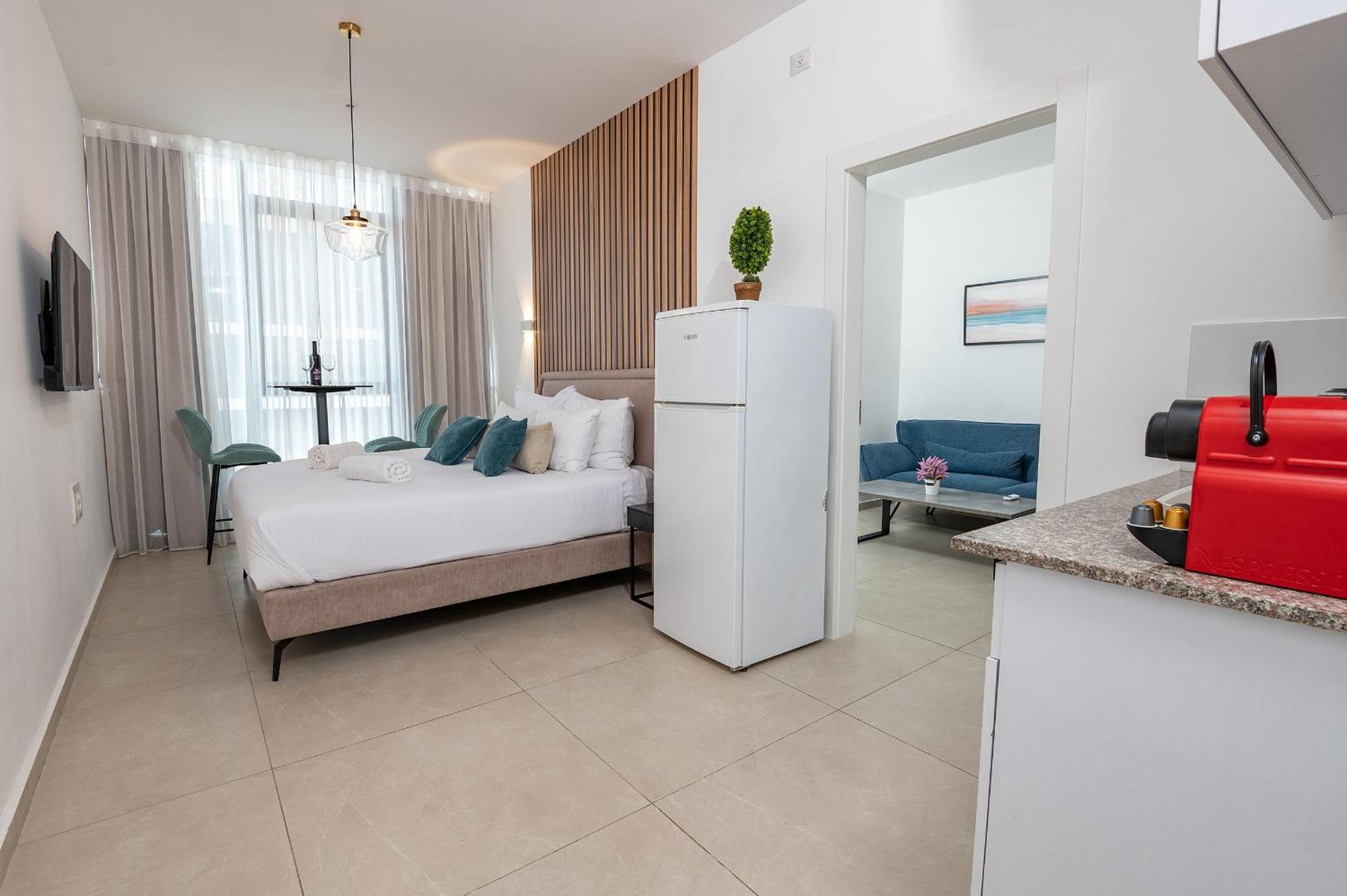 Hi-Yam Seaview Apartments & Suites - יש ממ"ד Bat Yam Exterior foto