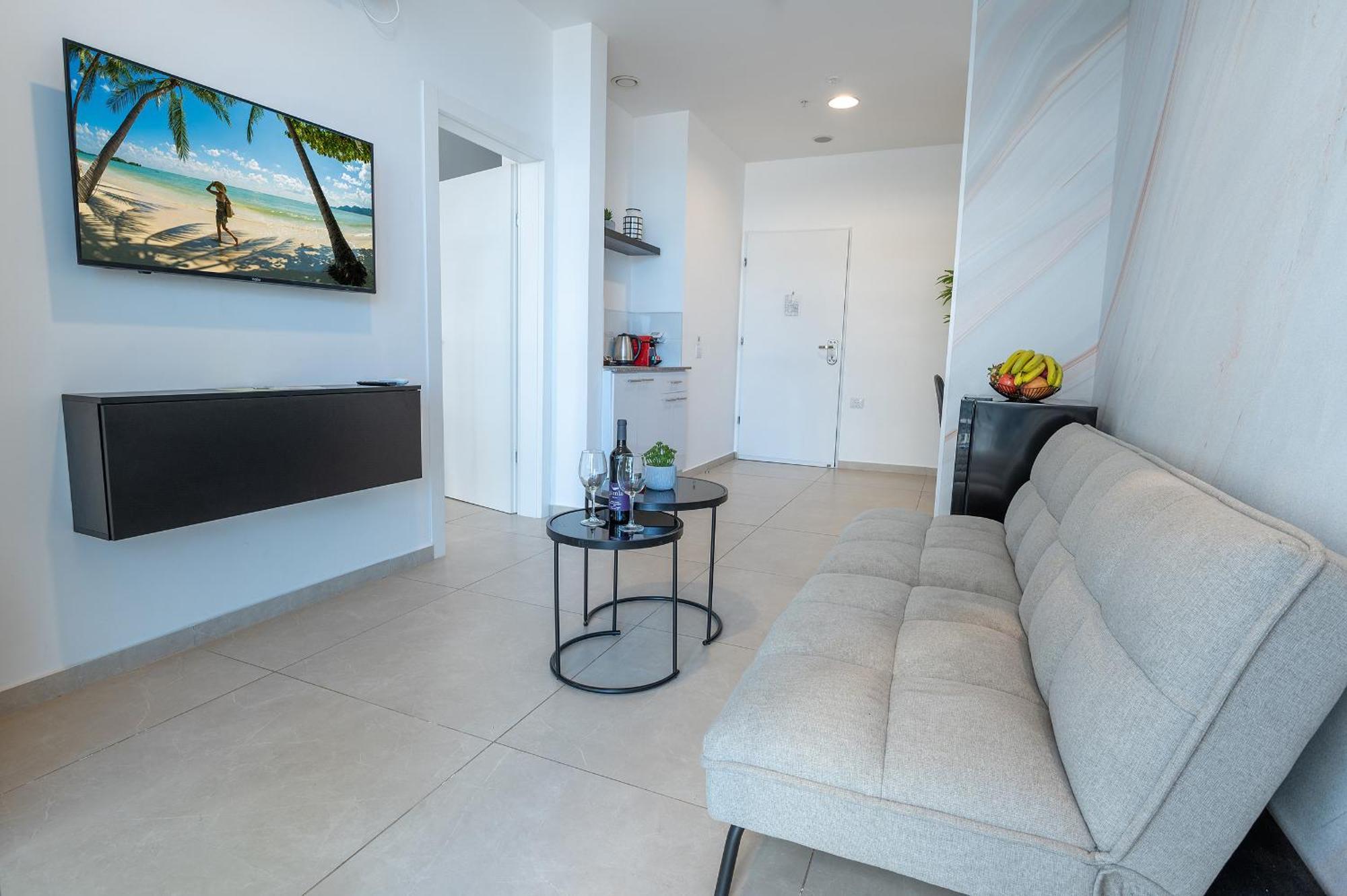 Hi-Yam Seaview Apartments & Suites - יש ממ"ד Bat Yam Habitación foto