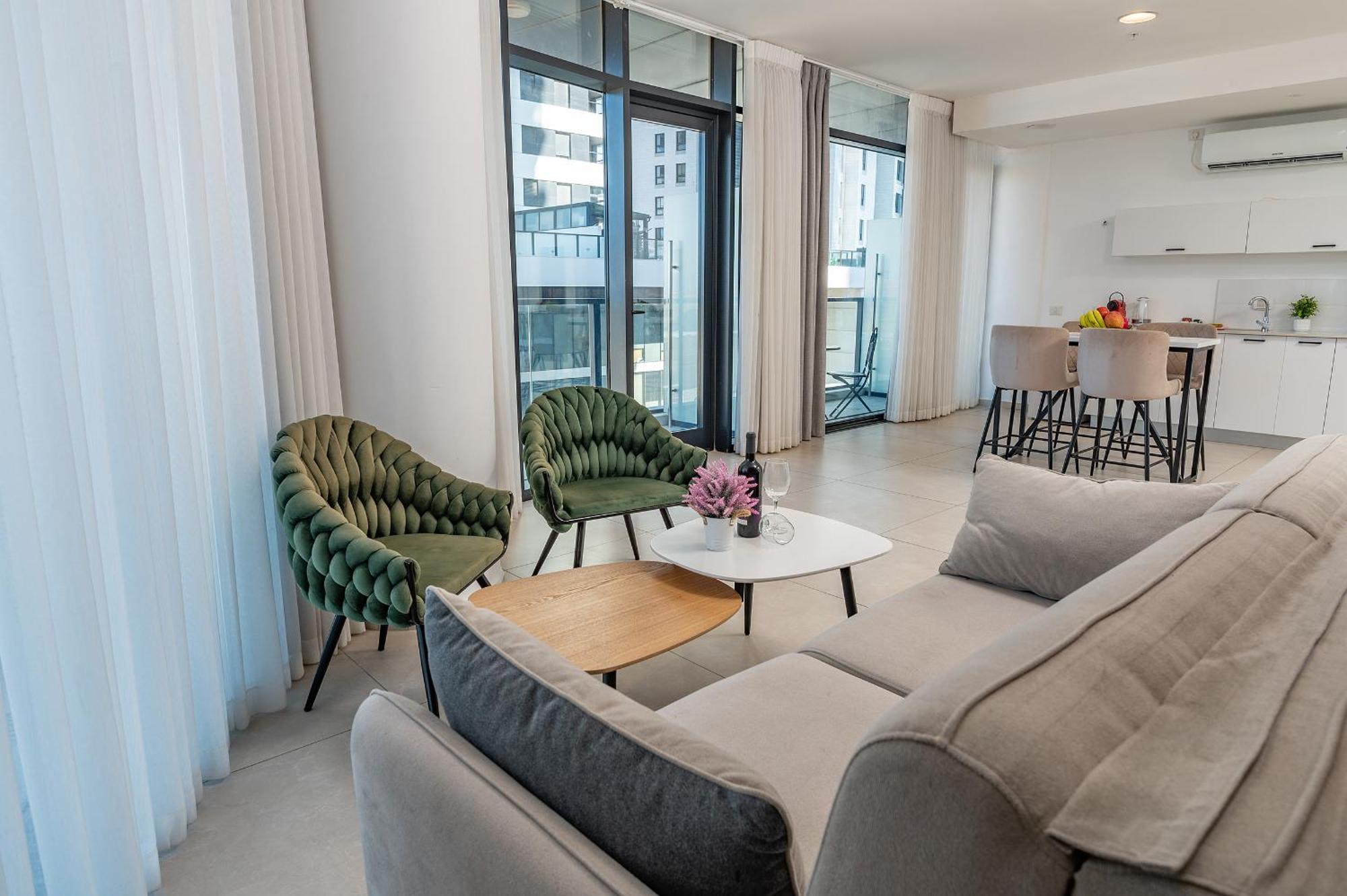 Hi-Yam Seaview Apartments & Suites - יש ממ"ד Bat Yam Habitación foto