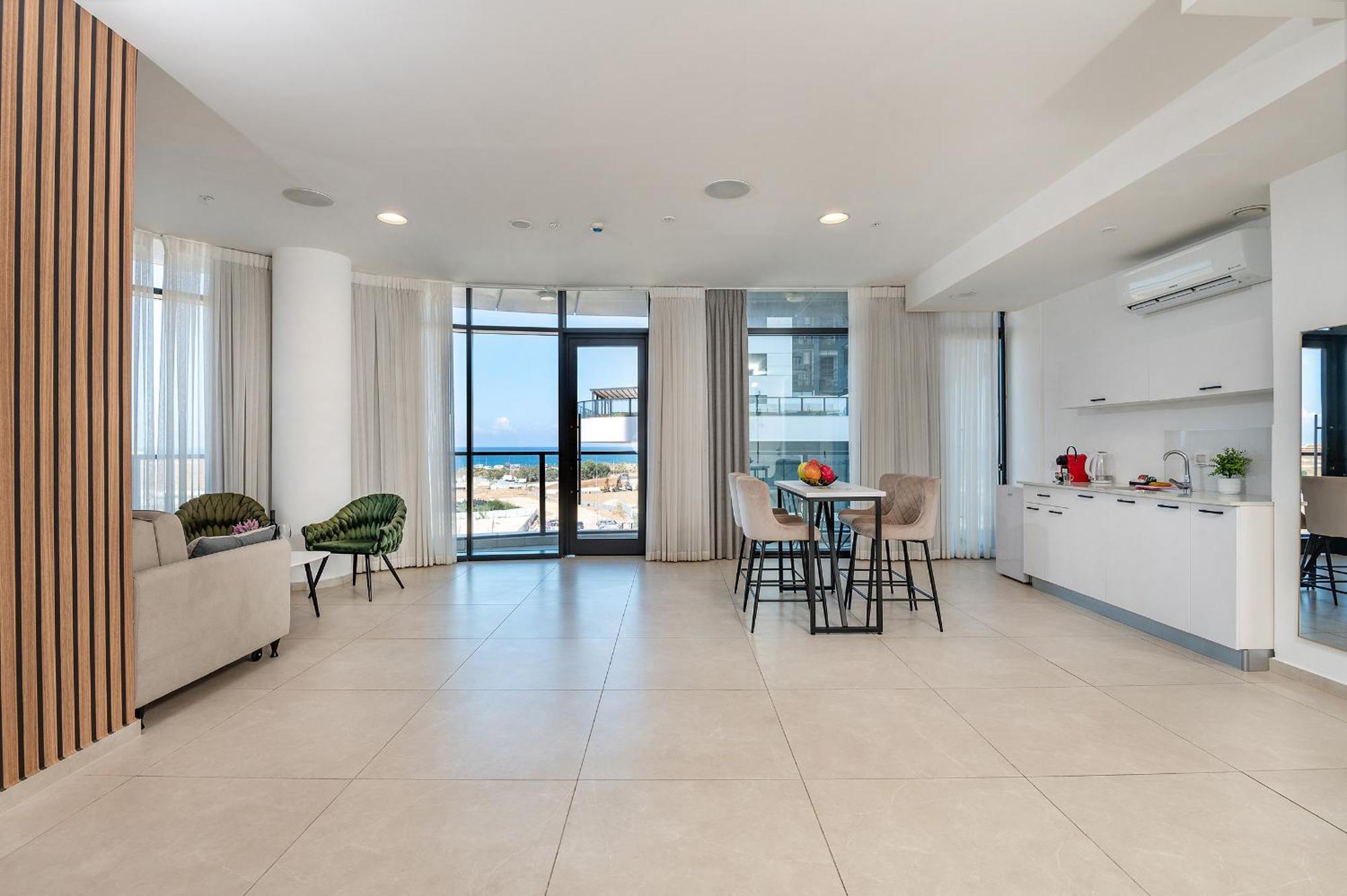 Hi-Yam Seaview Apartments & Suites - יש ממ"ד Bat Yam Habitación foto
