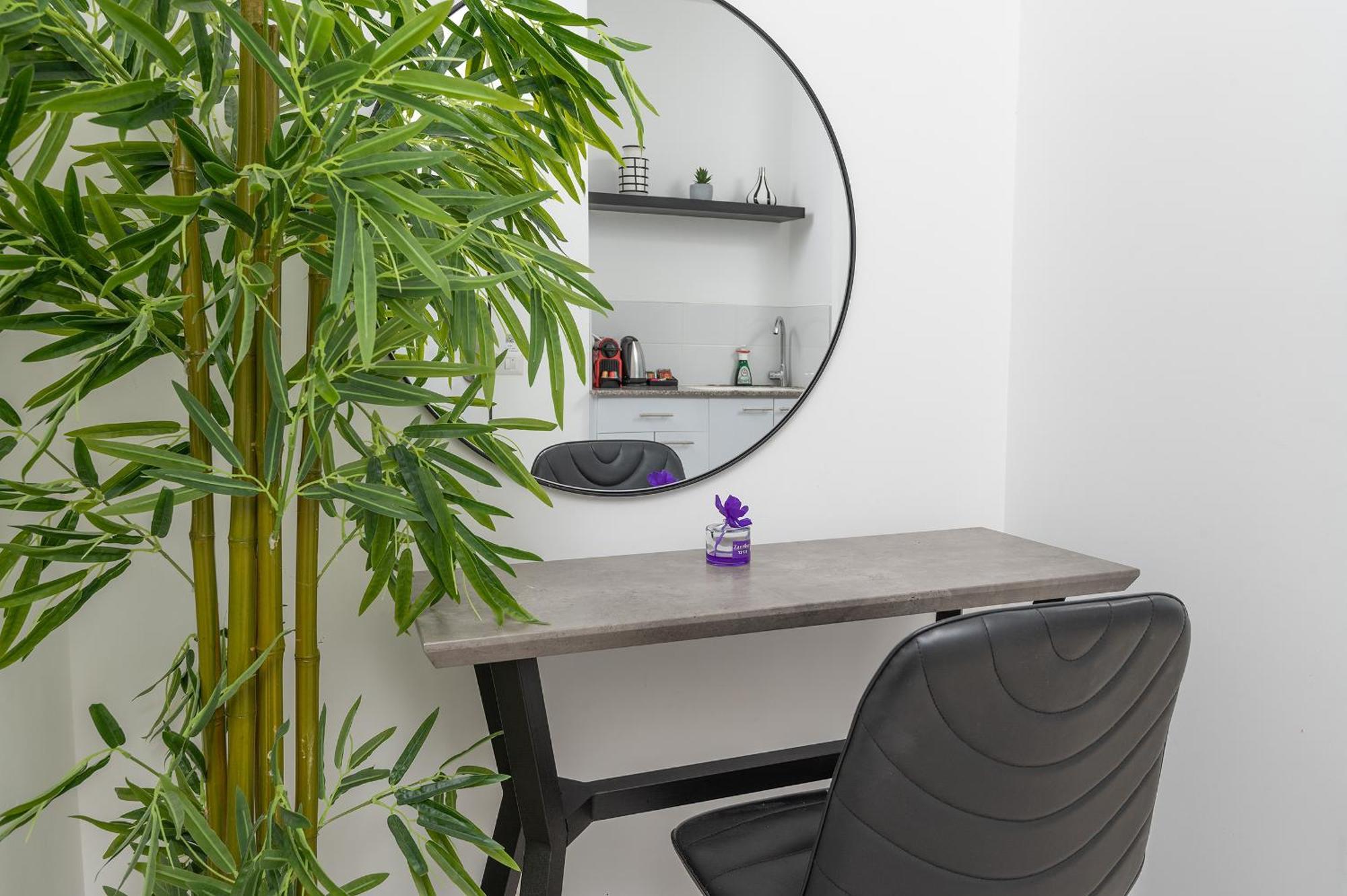 Hi-Yam Seaview Apartments & Suites - יש ממ"ד Bat Yam Habitación foto