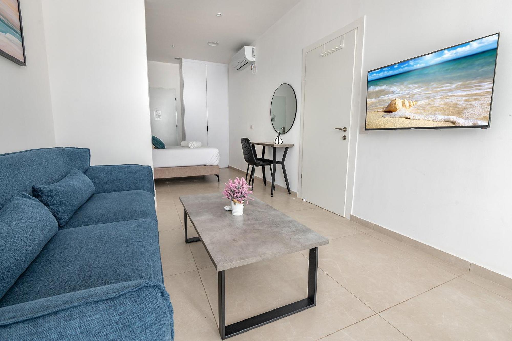 Hi-Yam Seaview Apartments & Suites - יש ממ"ד Bat Yam Habitación foto